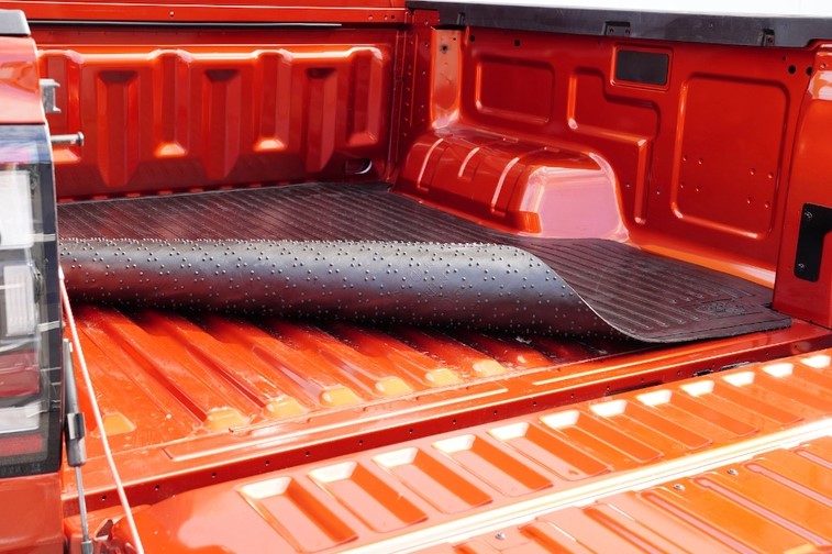 Aeroklas Gumena Prostirka za Tovarni Prostor Toyota Hilux D/C 2016+